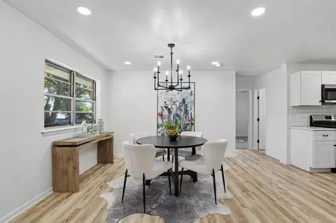Dining - 210 E Vida Way, Norman, OK 73069 photo 2 of 2