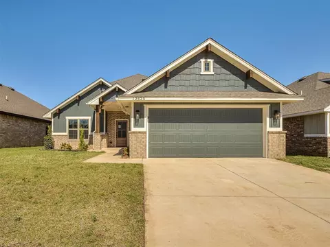 12425 Dolche Vita Dr, Yukon, OK 73099