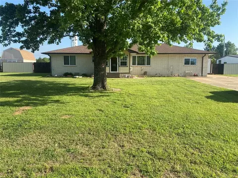 1411 14th St, Maysville, OK 73057