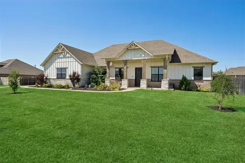 6140 Amberly Dr, Edmond, OK 73025