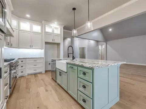 Kitchen - 4844 Constitution Ln, Tuttle, OK 73089 photo 2 of 3