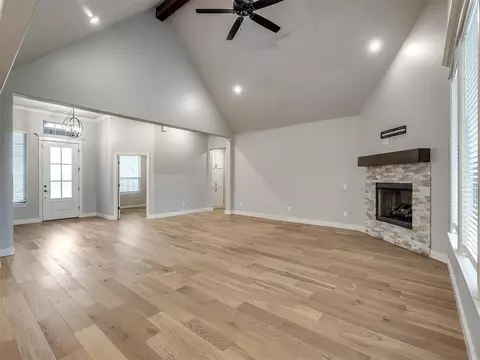 Living - 4844 Constitution Ln, Tuttle, OK 73089 photo 3 of 3