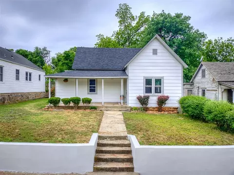 509 N Division St, Guthrie, OK 73044