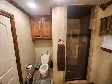 Bath - 401 S Coblake St, Apache, OK 73006 photo 7 of 7