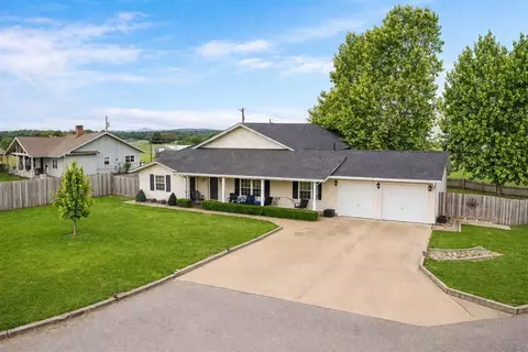 401 S Coblake St, Apache, OK 73006