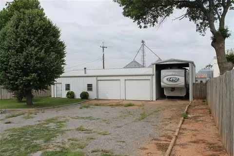 Exterior - 401 S Coblake St, Apache, OK 73006 photo 8 of 13