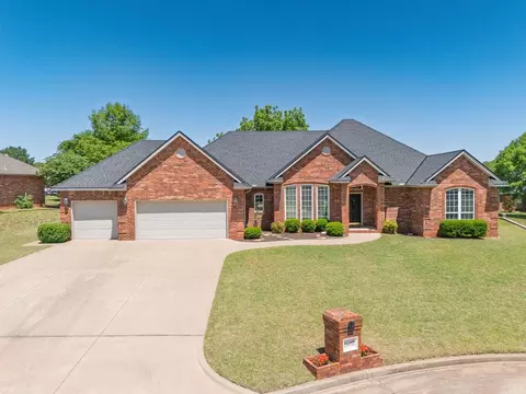 1402 Nottingham Pl, Shawnee, OK 74804