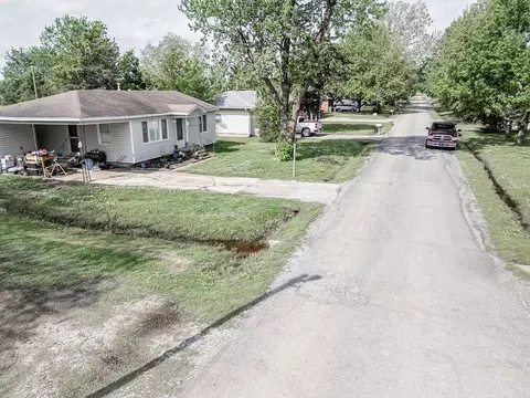 View/Area - 802 W Spruce St, Haskell, OK 74436 photo 4 of 12