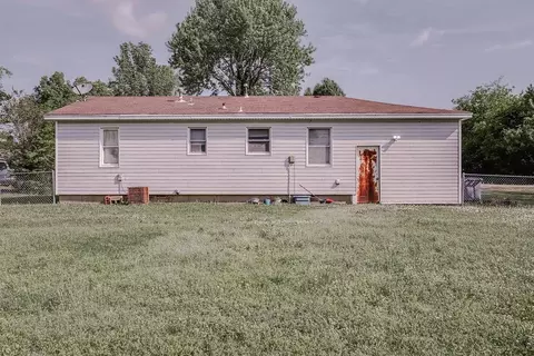 Exterior - 802 W Spruce St, Haskell, OK 74436 photo 3 of 11