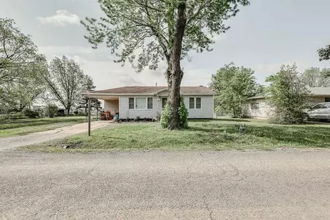 Exterior - 802 W Spruce St, Haskell, OK 74436 photo 9 of 11