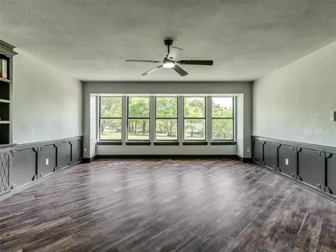 Living - 1 Horseshoe Ln, Mcloud, OK 74851 photo 6 of 7