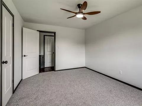 Bedroom - 1 Horseshoe Ln, Mcloud, OK 74851 photo 6 of 8