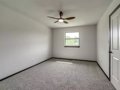 Bedroom - 1 Horseshoe Ln, Mcloud, OK 74851 photo 5 of 8