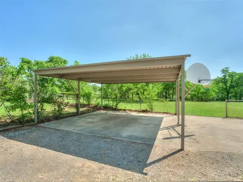 Exterior - 1 Horseshoe Ln, Mcloud, OK 74851 photo 4 of 5