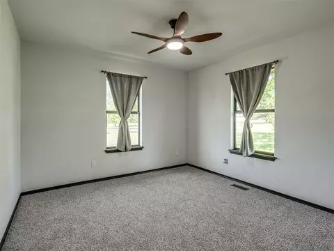 Bedroom - 1 Horseshoe Ln, Mcloud, OK 74851 photo 7 of 8