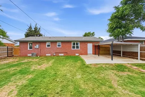 Exterior - 1003 Asalee St, Altus, OK 73521 photo 8 of 12