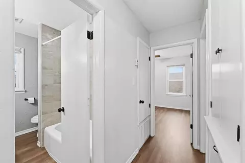 Entry Way - 1003 Asalee St, Altus, OK 73521 photo 2 of 2