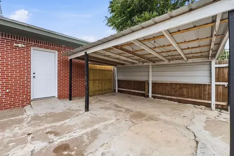 Exterior - 1003 Asalee St, Altus, OK 73521 photo 9 of 12