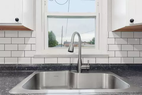 Kitchen - 1003 Asalee St, Altus, OK 73521 photo 5 of 5