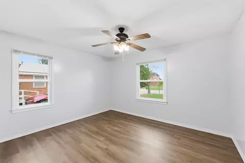 Bedroom - 1003 Asalee St, Altus, OK 73521 photo 2 of 7