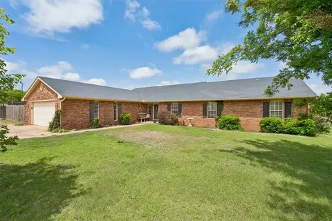 881 Moffat Rd NW, Piedmont, OK 73078