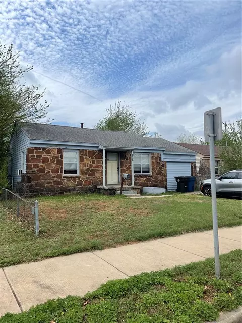 228 Elm St, Midwest City, OK 73110