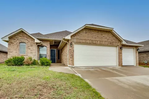 1221 Pebble Pond Dr, Norman, OK 73071