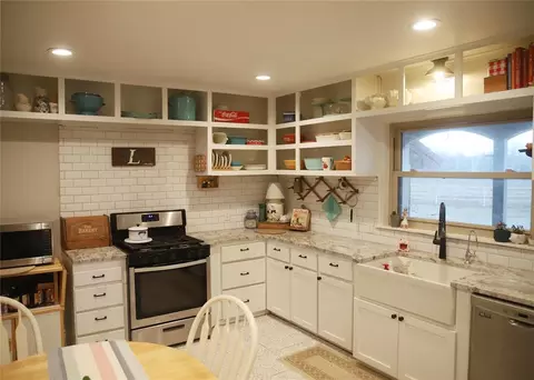 Kitchen - 740421 S Highway 99 Hwy, Cushing, OK 74023 photo 1 of 2