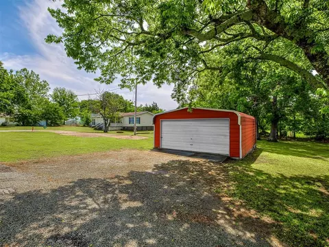 Exterior - 420019 E 1161 Cir, Eufaula, OK 74432 photo 5 of 8
