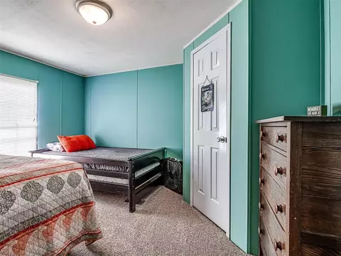 Bedroom - 420019 E 1161 Cir, Eufaula, OK 74432 photo 5 of 6