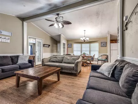 Living - 420019 E 1161 Cir, Eufaula, OK 74432 photo 4 of 4