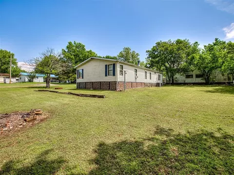 Exterior - 420019 E 1161 Cir, Eufaula, OK 74432 photo 4 of 8