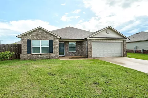 1429 Quartz Pl, Noble, OK 73068