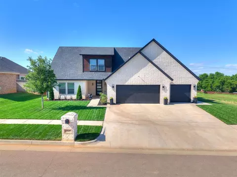 11817 NW 108th Ter, Yukon, OK 73099