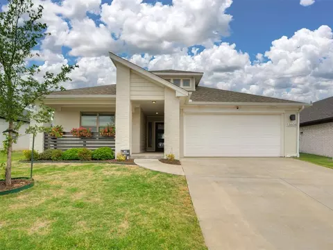13608 Arrowhead Blvd, Yukon, OK 73099