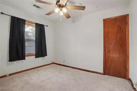 Bedroom - 1221 Hickory St, Altus, OK 73521 photo 5 of 6