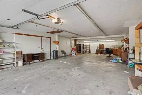 Exterior - 1221 Hickory St, Altus, OK 73521 photo 6 of 10