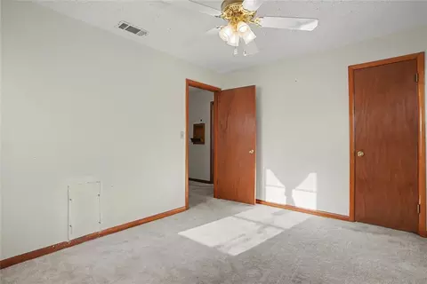 Bedroom - 1221 Hickory St, Altus, OK 73521 photo 4 of 6