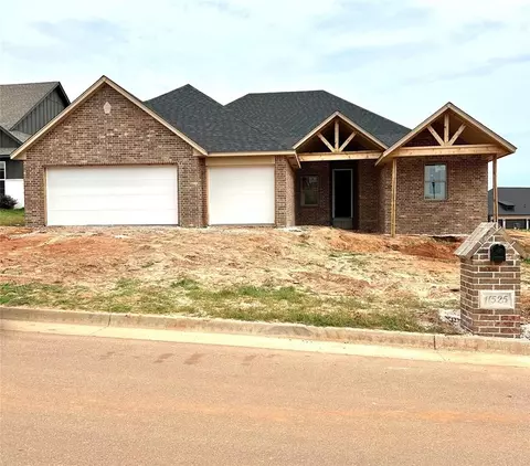 11525 NW 103rd St, Yukon, OK 73099