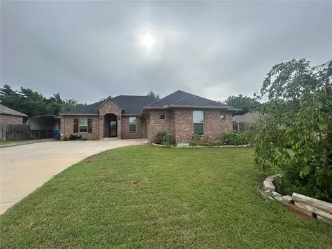 3504 First Capitol Cir, Guthrie, OK 73044