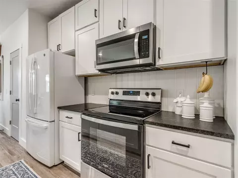 Kitchen - 202 W Pine St, Tuttle, OK 73089 photo 6 of 6