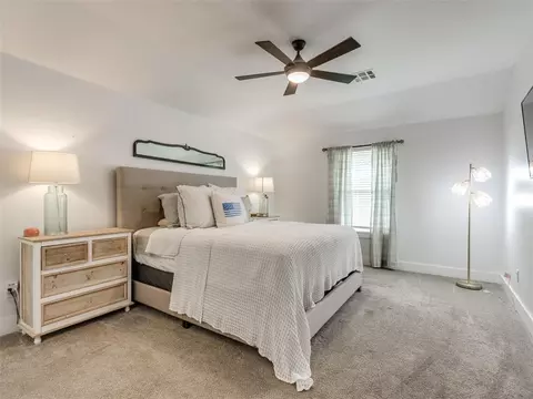 Bedroom - 202 W Pine St, Tuttle, OK 73089 photo 5 of 6