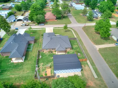View/Area - 202 W Pine St, Tuttle, OK 73089 photo 3 of 4