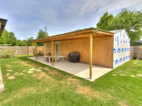 Exterior - 202 W Pine St, Tuttle, OK 73089 photo 9 of 12