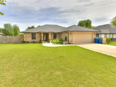 Exterior - 202 W Pine St, Tuttle, OK 73089 photo 1 of 12