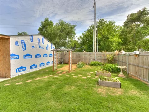 Exterior - 202 W Pine St, Tuttle, OK 73089 photo 8 of 12