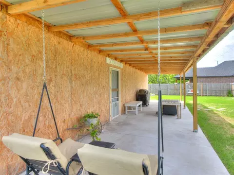 Exterior - 202 W Pine St, Tuttle, OK 73089 photo 4 of 12