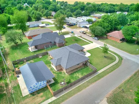 View/Area - 202 W Pine St, Tuttle, OK 73089 photo 4 of 4