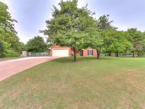 3700 Old Country Cir, Edmond, OK 73034