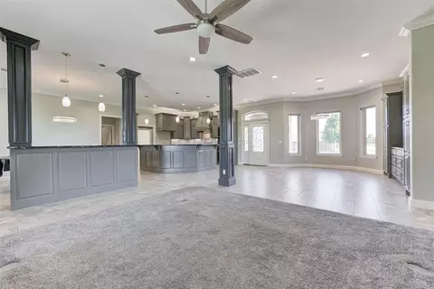 Living - 516 Kings Ct, Tuttle, OK 73089 photo 3 of 4